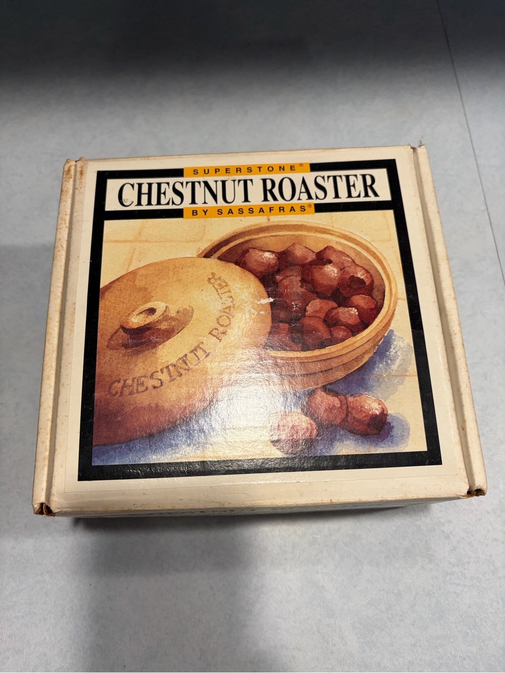SUPERSTONE Bake & Serve, Sassafras 1993 Lidded Chestnut Roaster Vintage